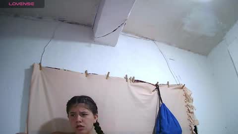 krissone online show from April 11, 9:18 pm