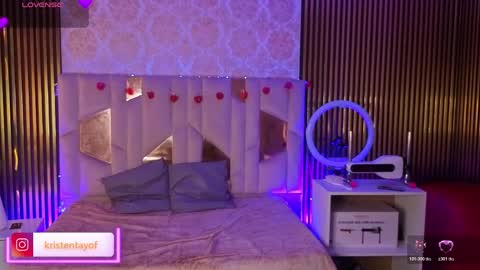 kristen_tay online show from April 2, 3:04 am