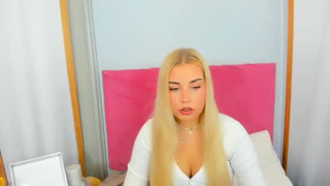 KristyFlowers online show from January 26, 6:07 am