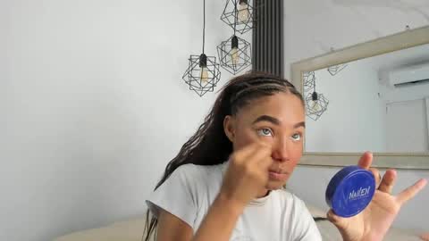 Cristina online show from April 10, 8:15 pm