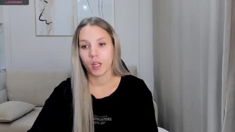 Lady online show from October 6, 2:23 pm