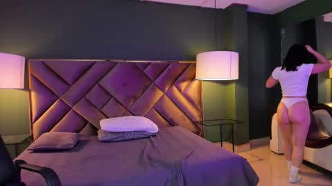 kya_wild online show from October 22, 4:28 am