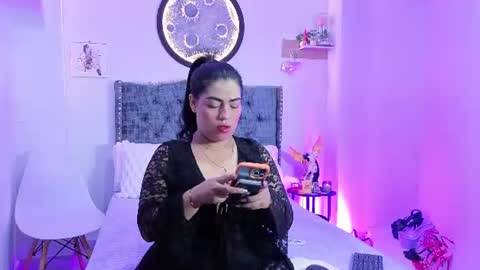 kyana_cream online show from July 25, 12:01 pm