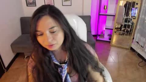 kylie online show from December 17, 1:37 pm