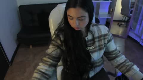 kylie online show from January 20, 1:32 pm