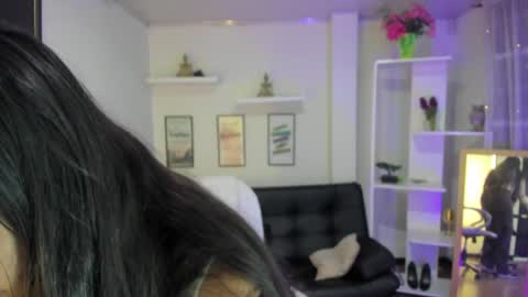 kylie online show from February 3, 12:57 pm