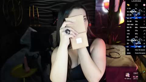 Kylie online show from December 5, 2:07 pm