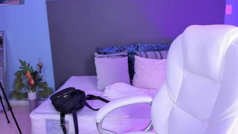 Kylie Reyes  online show from December 20, 7:39 pm