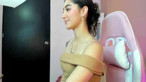 Kym Giraldo online show from December 30, 8:10 am