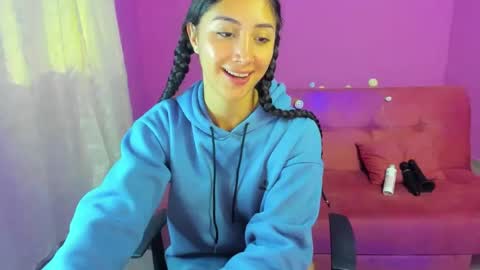 Kym Giraldo online show from September 18, 4:22 am