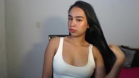 Kyra  online show from December 3, 1:57 pm