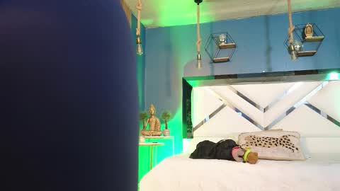 Cris  online show from March 17, 11:58 am