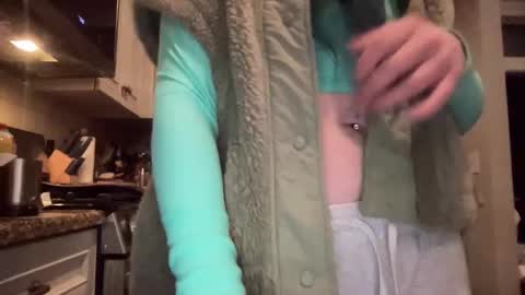 laceluxleather online show from February 16, 8:14 am