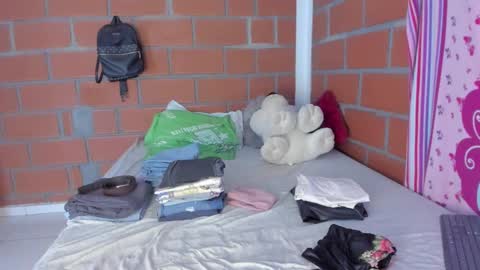 Akyra  online show from December 5, 9:28 pm