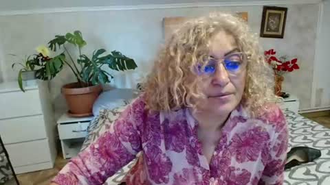 diana online show from July 23, 9:28 am