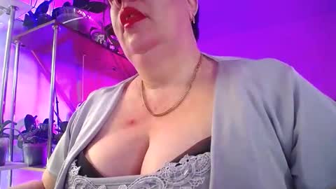 Lady Gloria online show from February 11, 6:15 am