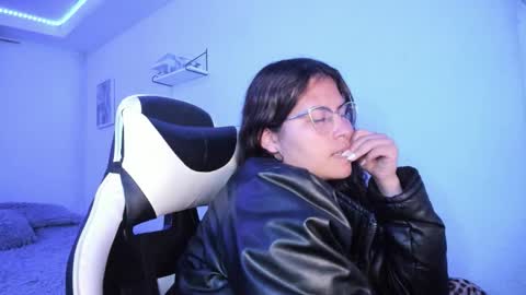  Lady  online show from March 11, 4:49 am