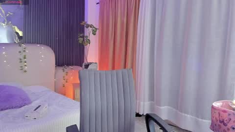 Lady  online show from June 4, 5:12 am