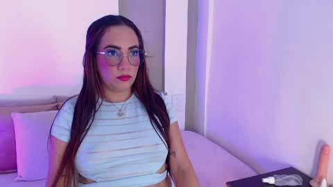 Isabella  online show from April 8, 9:28 pm