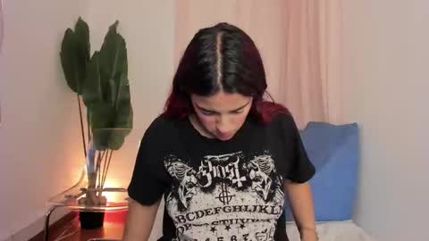 Laia  online show from September 28, 12:10 pm