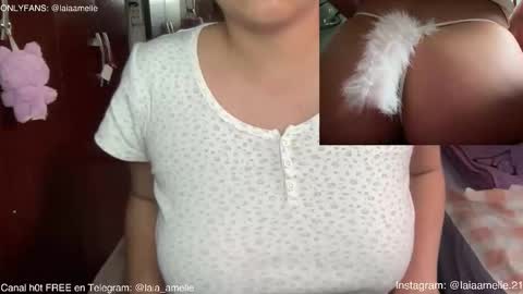 laiaamelie online show from January 8, 11:31 pm