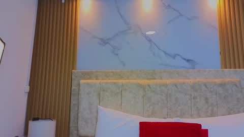 laiamilf online show from September 30, 1:22 am