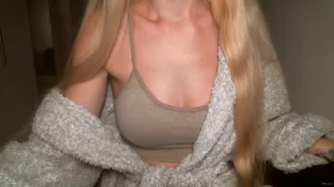 lalenka online show from October 23, 8:15 pm