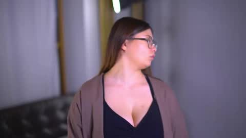 Lilium like a flower online show from October 30, 6:53 pm