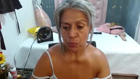 lalisha online show from February 5, 1:30 am