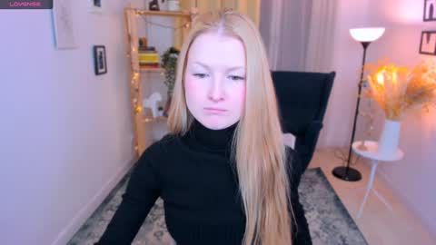 Laly online show from December 30, 3:23 pm