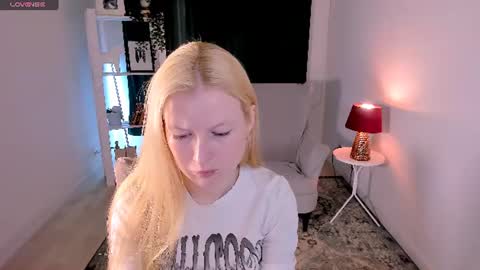 Laly online show from July 18, 8:17 am