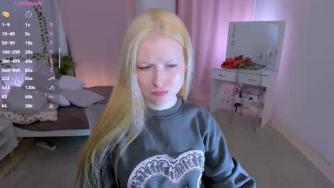 Laly online show from March 26, 6:37 am