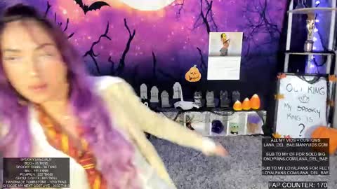 Lana Del Bae online show from October 7, 2:05 am