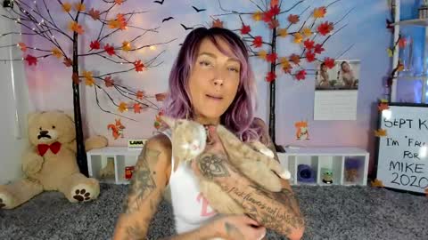 Lana Del Bae online show from September 10, 2:22 am