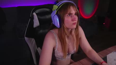 Kay online show from September 29, 8:36 pm