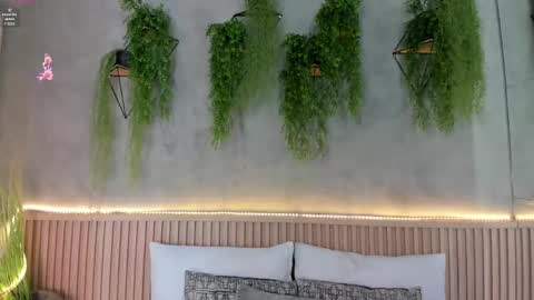 lana_lann online show from February 9, 11:47 am