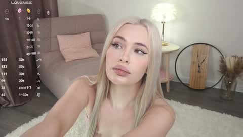 Lana online show from December 28, 8:05 am