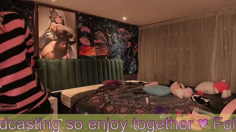 L A N A  online show from February 8, 6:12 am