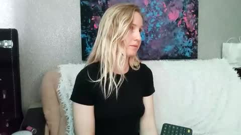 LanaviSmith online show from June 3, 6:36 am