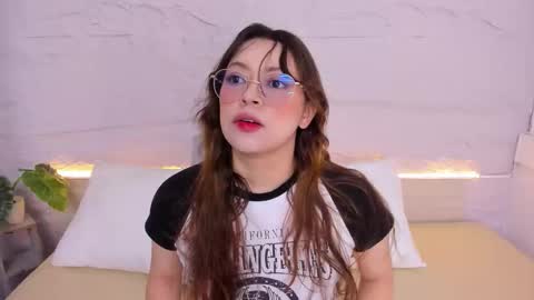 Lanna online show from December 17, 12:20 pm