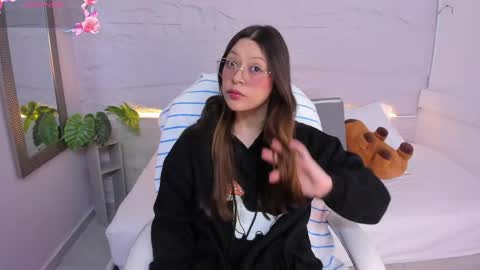 Lanna online show from April 14, 12:05 pm