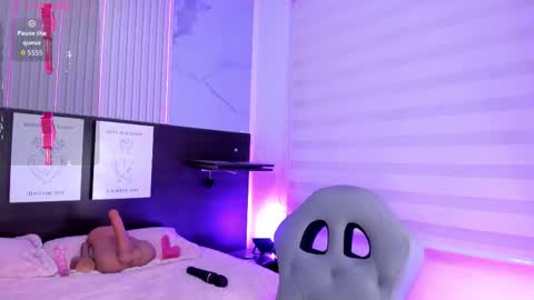 lanna_as online show from December 3, 12:35 am