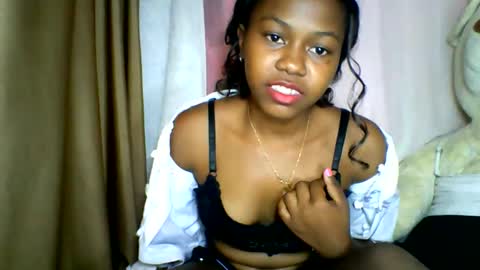 lara_belle online show from May 9, 2:57 am