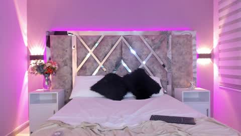 Lara online show from December 23, 7:52 pm