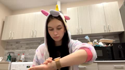 lara online show from March 30, 7:46 pm