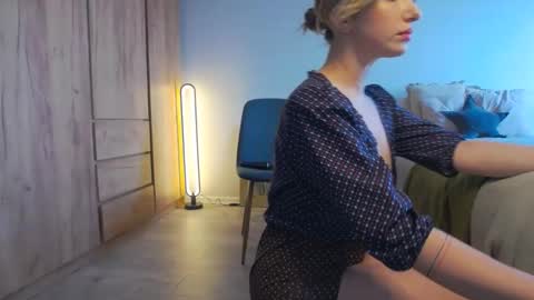 LaraKanes online show from February 4, 7:07 am