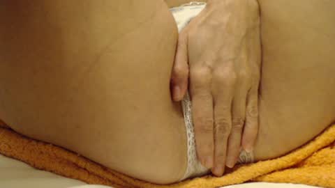 laralhotr online show from December 4, 8:29 pm