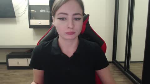 Laralianna online show from January 12, 10:33 pm