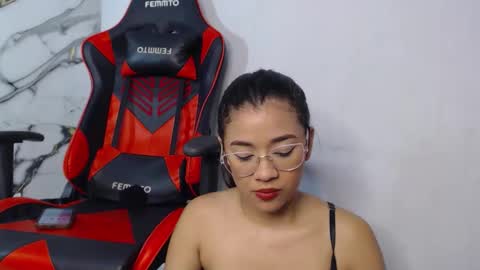 laralmanza online show from February 10, 3:04 pm