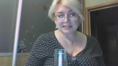 laramrs online show from September 25, 5:33 pm